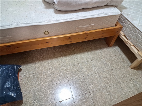 תמונה 2 ,מיטה זוגית עץ אורן 140×190ומזר למכירה במולדת ריהוט  מיטות