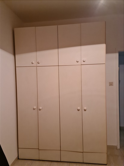 תמונה 1 ,ארון קיר . מיטה . מראה - 50    למכירה בקריית ים תכולת דירה  שונות