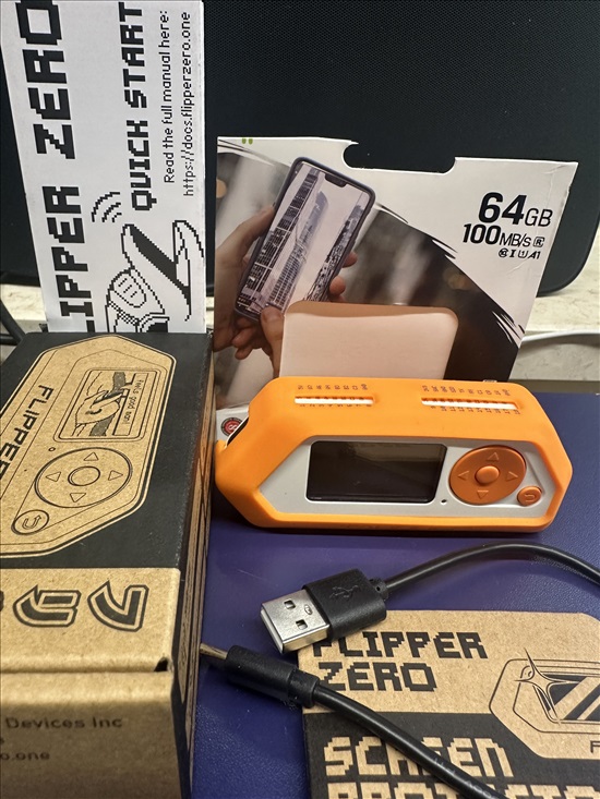 תמונה 1 ,Flipper Zero למכירה בתל אביב מחשבים וציוד נלווה  כללי