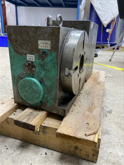 תמונה 5 ,ציר רביעי למכונת CNC  למכירה ביד חנה  ציוד לתעשייה  מכונות