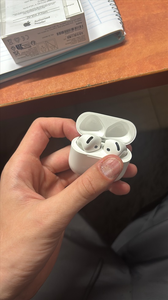 תמונה 3 ,Airpods 4 איירפודס 4 למכירה באריאל מוצרי Apple  אחר