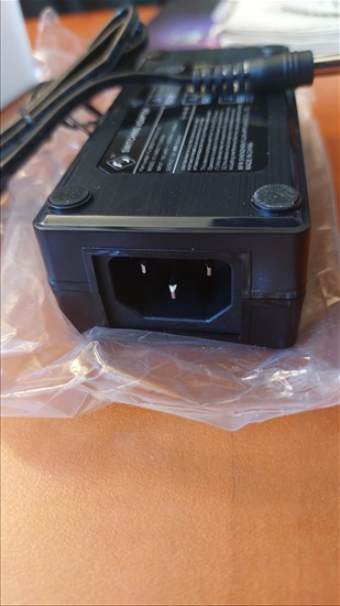 תמונה 3 ,ספק כוח חדש 12V 5A למכירה ברכסים מחשבים וציוד נלווה  שונות