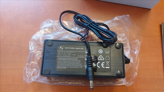 תמונה 1 ,ספק כוח חדש 12V 5A למכירה ברכסים מחשבים וציוד נלווה  שונות