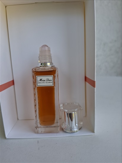 תמונה 2 ,בושם רולר Dior 20 ml למכירה ברמת גן קוסמטיקה וטיפוח  טיפוח
