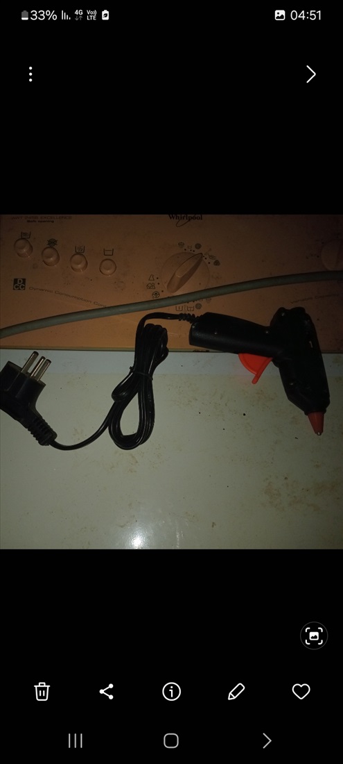 תמונה 1 ,מזוודה עם כלי עבודה אקדח דבק ח למכירה בפתח תקווה כלי עבודה  ארגזי כלים