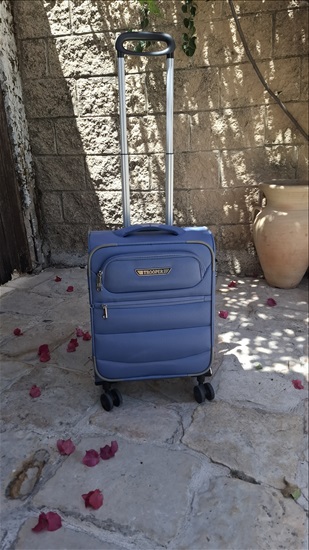 תמונה 1 ,מזוודה קטנה 54/37/20 למכירה ברמת גן למטייל ולמתגייס  מזוודות ותיקים