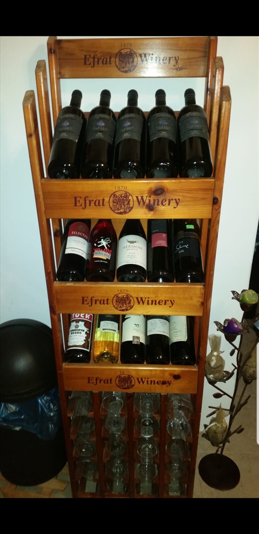 תמונה 2 ,שתייה בכל הגדלים ויינות  למכירה בטבריה אספנות  יינות