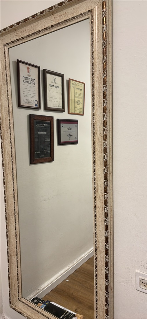 תמונה 1 ,מראה גדולה וחפה למכירה ברעננה ריהוט  מראה