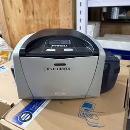 תמונה 2 ,מדפסת תגים FARGO DTC400 למכירה בראש העין מחשבים וציוד נלווה  מדפסת