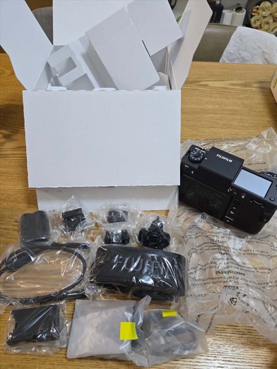 תמונה 3 ,גוף Fujifilm GFX 100 II (חדש) למכירה בבת ים צילום  מצלמה דיגיטלית