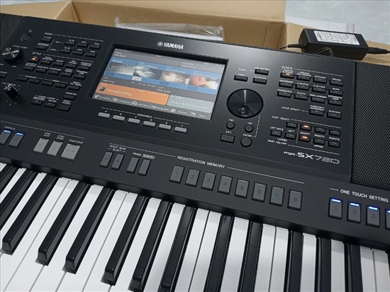 תמונה 1 ,תחנת עבודה של Yamaha PSR-SX720 למכירה בנתניה כלי נגינה  קלידים
