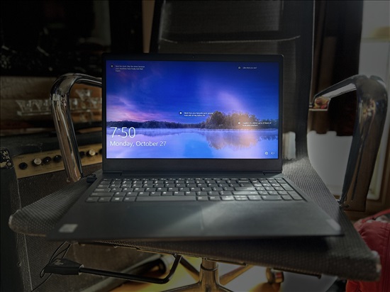 תמונה 1 ,Lenovo V15 מסך 15.6 אינץ' במצב למכירה במזור מחשבים וציוד נלווה  מחשב נייד
