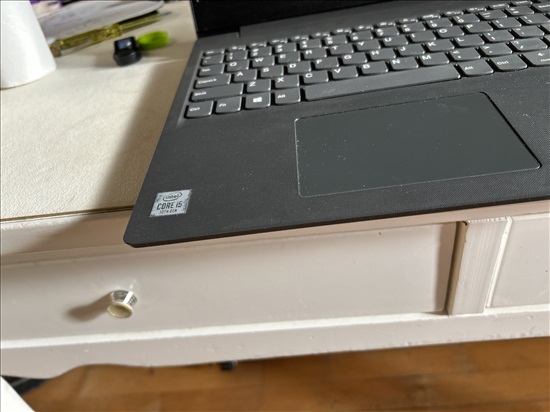 תמונה 3 ,Lenovo V15 מסך 15.6 אינץ' במצב למכירה במזור מחשבים וציוד נלווה  מחשב נייד