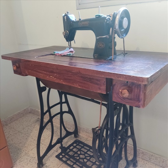 תמונה 1 ,מכונת תפירה אתיקה  למכירה בעפולה אספנות  מכונות תפירה