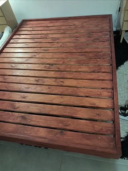 תמונה 2 ,מסגרת מעץ מלא ומזרן במצב טוב. למכירה ביקנעם עילית ריהוט  חדרי שינה