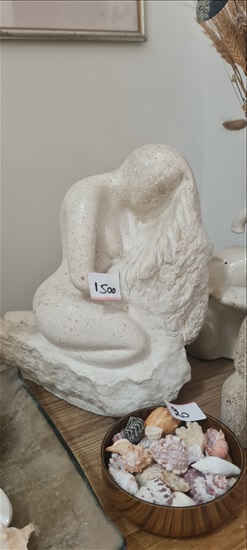 תמונה 1 ,פסל של דמות נשית למכירה ביגור אומנות  פסלים