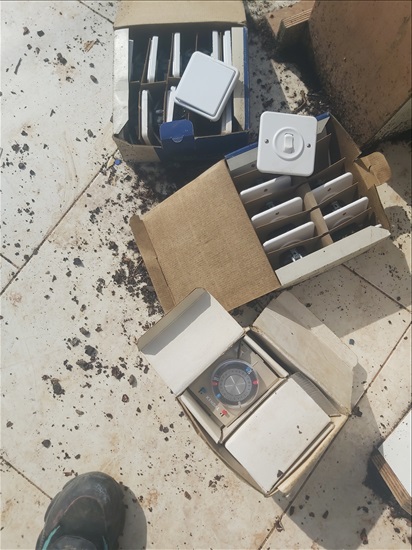 תמונה 2 ,מנורות למכירה בשואבה מוצרי חשמל  אביזרים