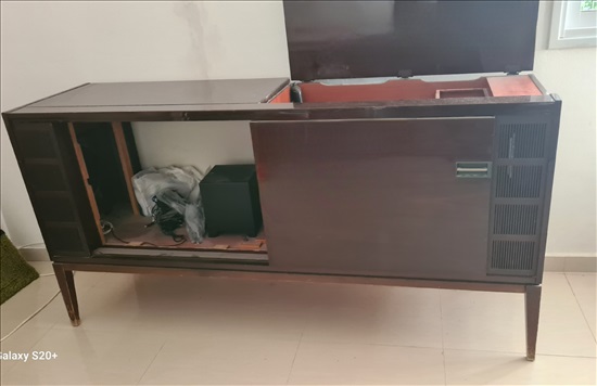 תמונה 1 ,קונסולת פטיפון וטלויזיה למכירה באלפי מנשה ריהוט  ענתיקות