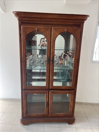 תמונה 1 ,ויטרינה  למכירה בתל אביב ריהוט  ענתיקות