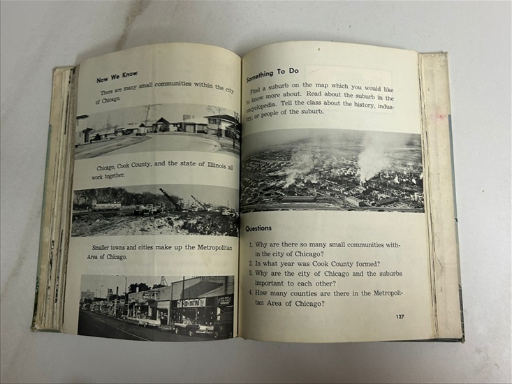 תמונה 9 ,ספר You and Chicago למכירה בנתניה ספרות ומאמרים  שפה זרה