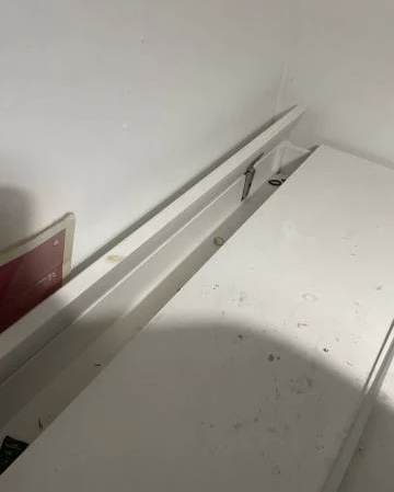 תמונה 1 ,שולחן לבן מאיקאה  למכירה בתל אביב ריהוט  שולחן מחשב