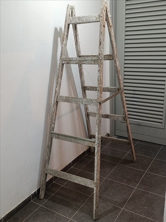 תמונה 1 ,סולם עץ 5 שלבים למכירה בנשר כלי עבודה  אחר