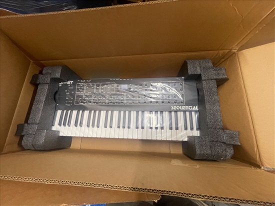 תמונה 3 ,Sequential Prophet REV2 8 קוֹל למכירה בתל אביב כלי נגינה  קלידים