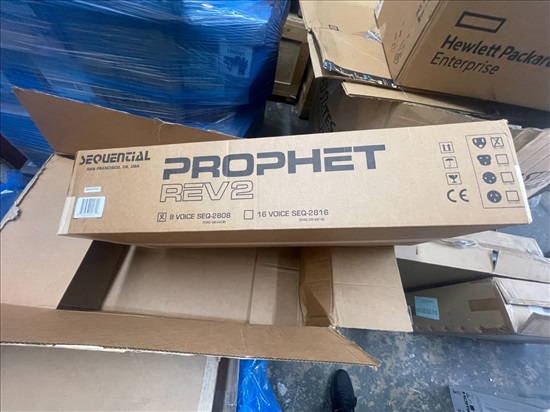 תמונה 2 ,Sequential Prophet REV2 8 קוֹל למכירה בתל אביב כלי נגינה  קלידים