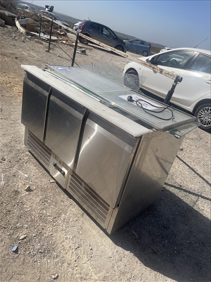 תמונה 2 ,מקרר ויטרינה 3 דלתות למכירה בבית שמש ציוד לעסקים  ציוד למסעדות/ בתי קפה