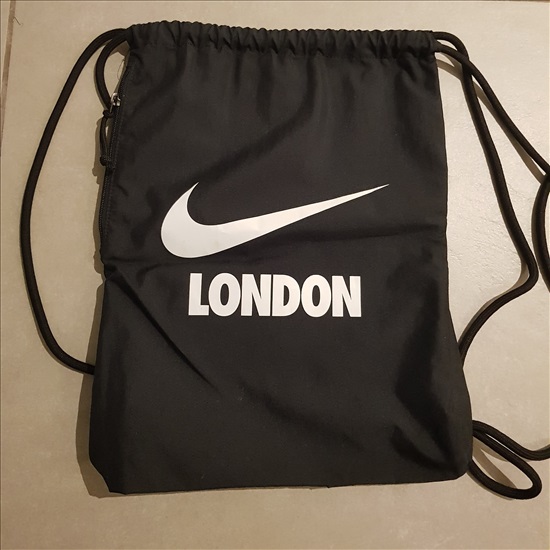 תמונה 1 ,תיק גב Nike-חדש באריזה למכירה בכפר סבא ביגוד ואביזרים  תיקים