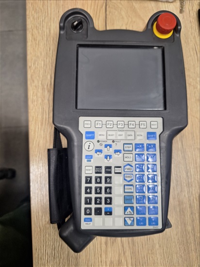 תמונה 3 ,שלט/ג'ויסטיק Fanuc לרובוט למכירה בדימונה ציוד לתעשייה  מכונות