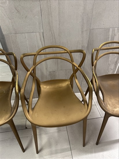 תמונה 3 ,חמישה כיסאות פלסטיק קשיח  למכירה בירושלים ריהוט  כיסאות