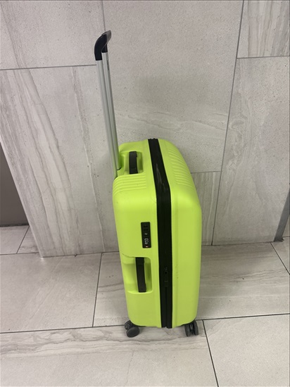 תמונה 2 ,מזוודה בינונית  למכירה בירושלים למטייל ולמתגייס  מזוודות ותיקים