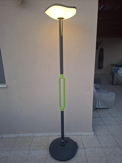 תמונה 2 ,עמוד תאורה סולארי עם רמקול BT למכירה בבית דגן לגינה  תאורת גן