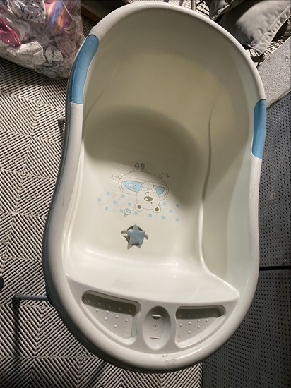 תמונה 2 ,אמבטיה פלוס מעמד  למכירה ביבנה לתינוק ולילד  אמבטיה וכלי אמבטיה
