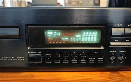תמונה 2 ,נגן וינטג' היי אנד של ONKYO  למכירה בתל אביב סטריאו ונגנים  נגן דיסקים