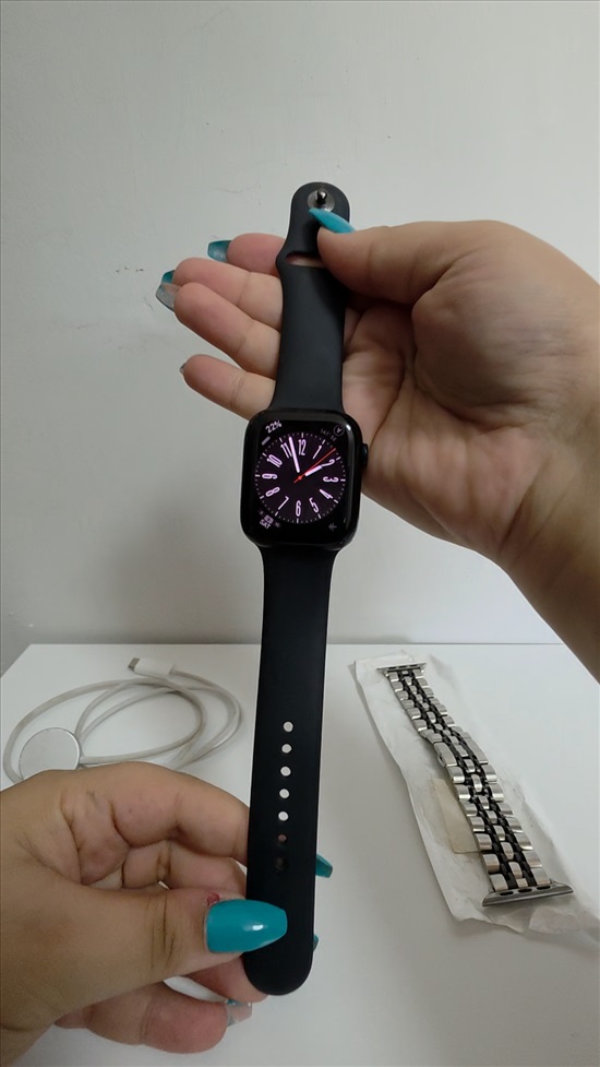 תמונה 2 ,Apple watch series 9 45mm למכירה בגן יבנה סלולרי  אחר