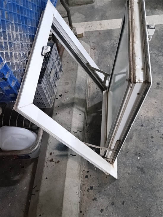 תמונה 2 ,חלון מספרים לבן קליל למכירה בנשר לבית  חלונות