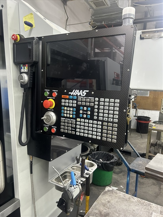 תמונה 2 ,כרסומת CNC HAAS VM3 שנת 2025  למכירה באשדוד ציוד לתעשייה  מכונות