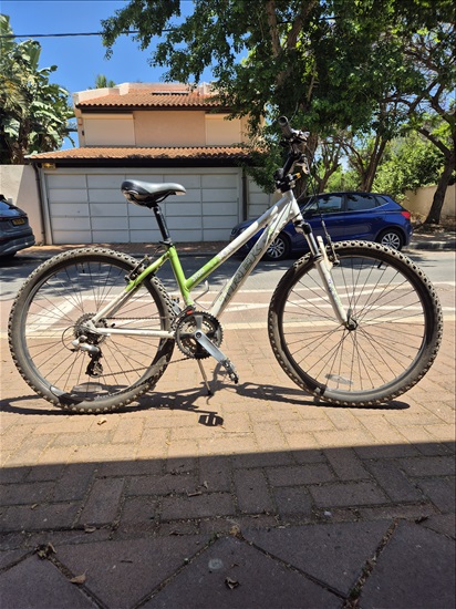 תמונה 2 ,TREK 3700 למכירה ברמת השרון אופניים  אופני הרים