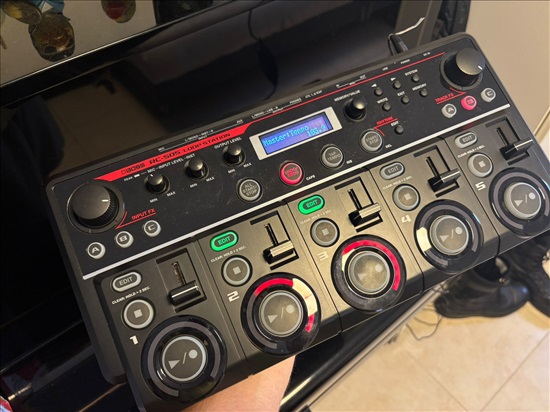 תמונה 2 ,לופר Looper Boss RC-505 למכירה בחולון כלי נגינה  אלקטרוניקה