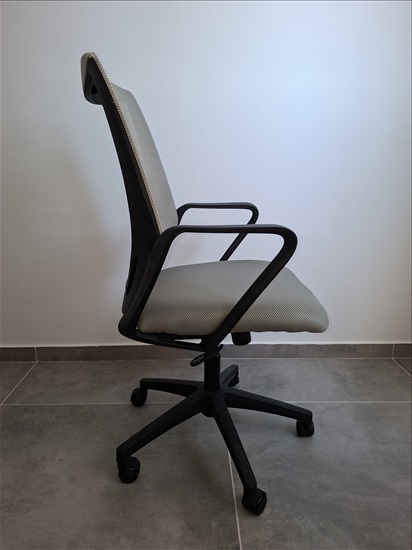 תמונה 4 ,כסא משרדי בצבע אפור בהיר למכירה בראשון לציון ריהוט  כיסאות