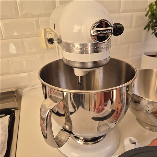 תמונה 1 ,מיקסר KitchenAid Artisan 4.8  למכירה בקריית גת מוצרי חשמל  בלנדר ומיקסר