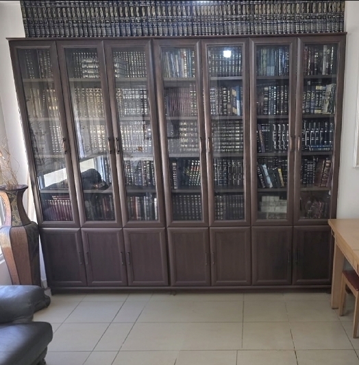 תמונה 2 ,ספריית קודש  למכירה באלעד תכולת דירה  שונות