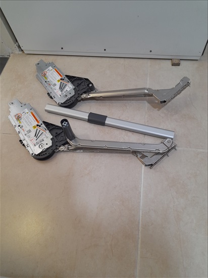 תמונה 3 ,מנגנון לארון קלפה דגם בלום  למכירה בנתניה ריהוט  מטבחים