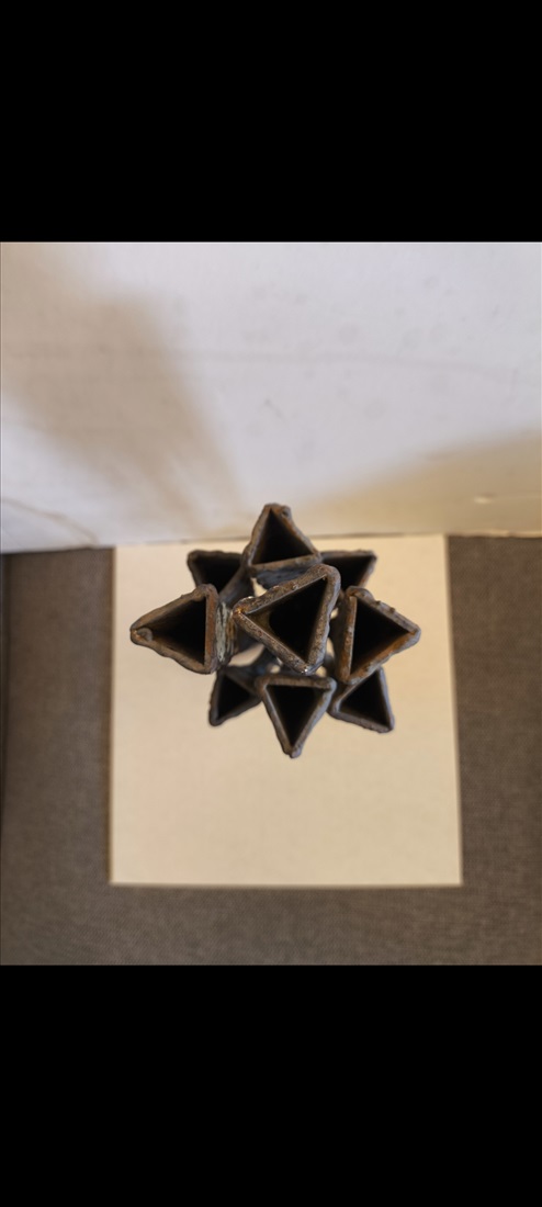 תמונה 3 ,חנוכיית ברזל,דויד פלומבו למכירה בפתח תקווה אספנות  ענתיקות