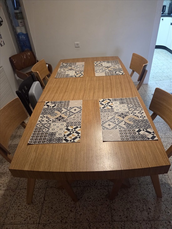תמונה 2 ,פינת אוכל מאץ ו4 כיסאות  למכירה בחולון ריהוט  פינת אוכל