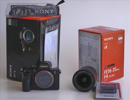 תמונה 1 , Sony a7R III  +  Sony Vario-T למכירה בקרית מןצקין צילום  מצלמה דיגיטלית