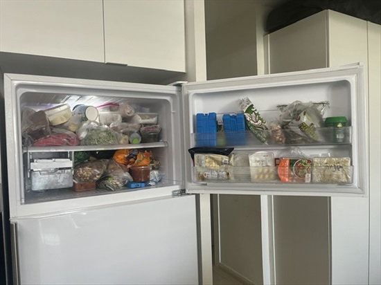 תמונה 4 ,מקרר שארפ לבן כמעט חדש באחריות למכירה בתל אביב מוצרי חשמל  מקרר