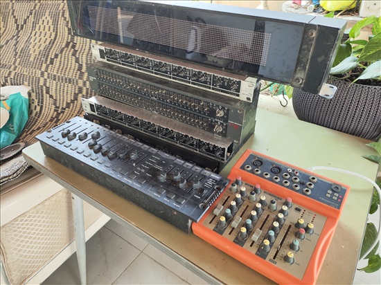 תמונה 6 ,מסך מלבני לדי ג'יי  למכירה בפתחיה ציוד לדיג'יי ואולפנים  מסכים